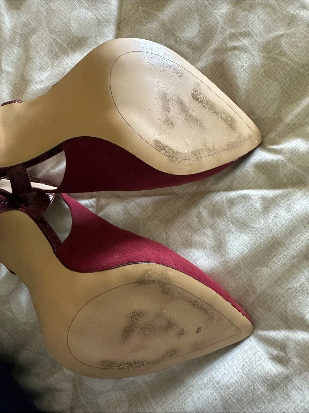 Pointed velvet croc heels - Picture 8 of 8